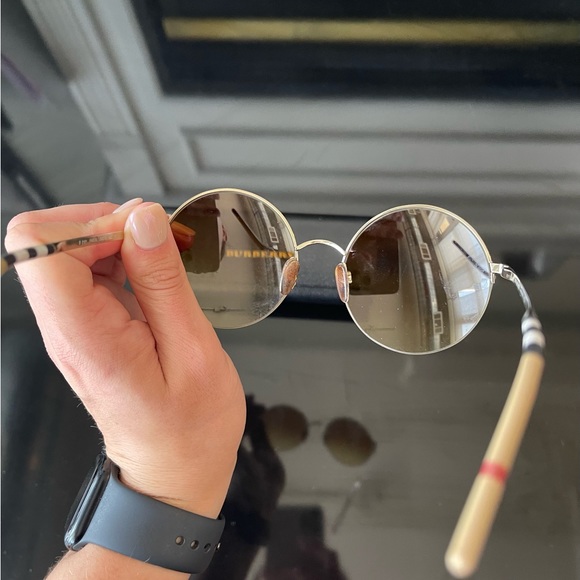 Burberry Pippa Sunglasses - Picture 5 of 6